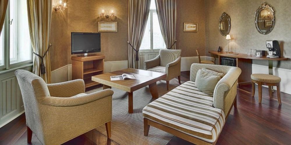 Mamaison Riverside 5* Prague